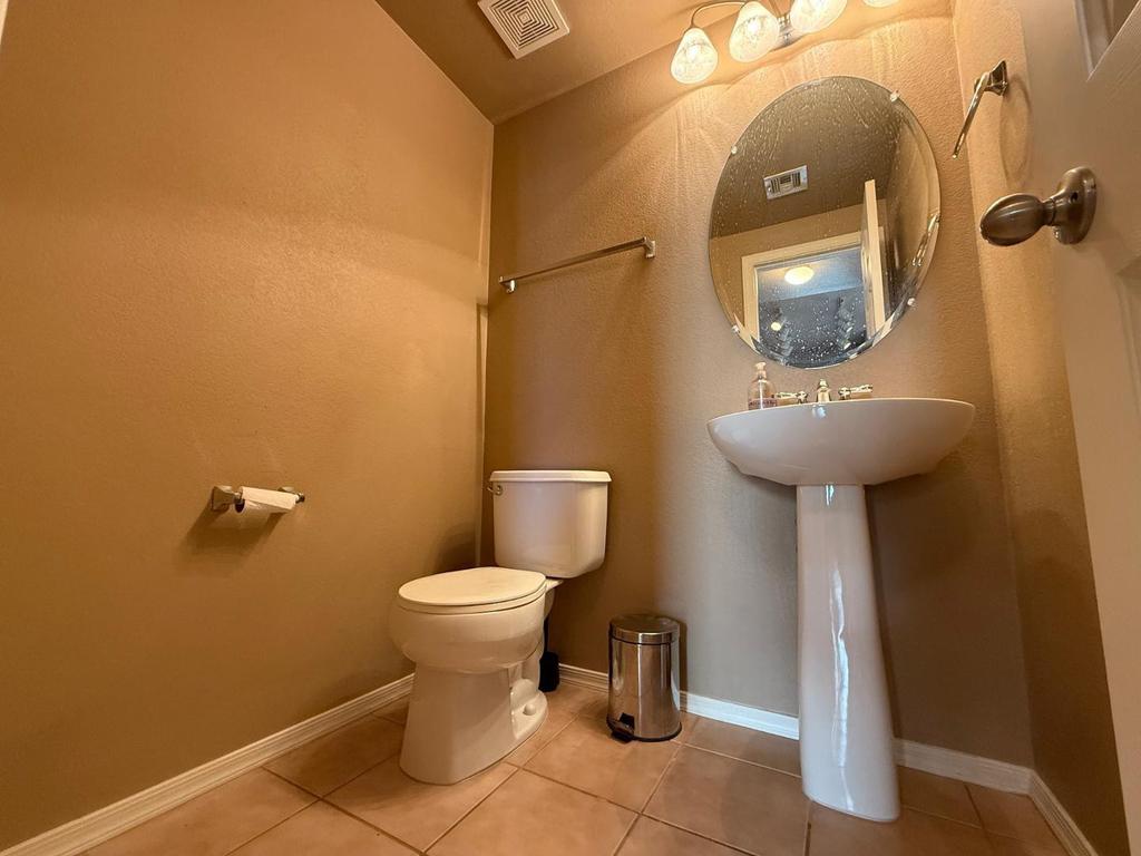 900 S 94th Street - Photo 7