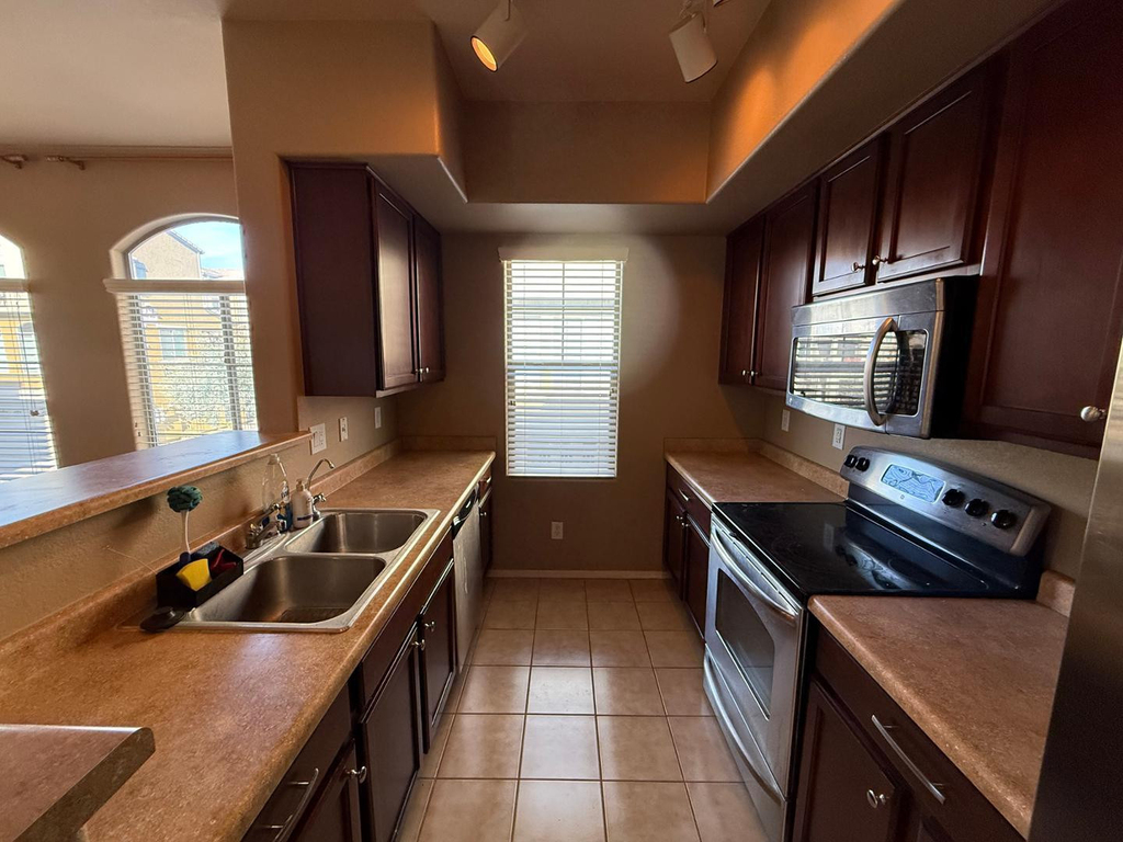 900 S 94th Street - Photo 6