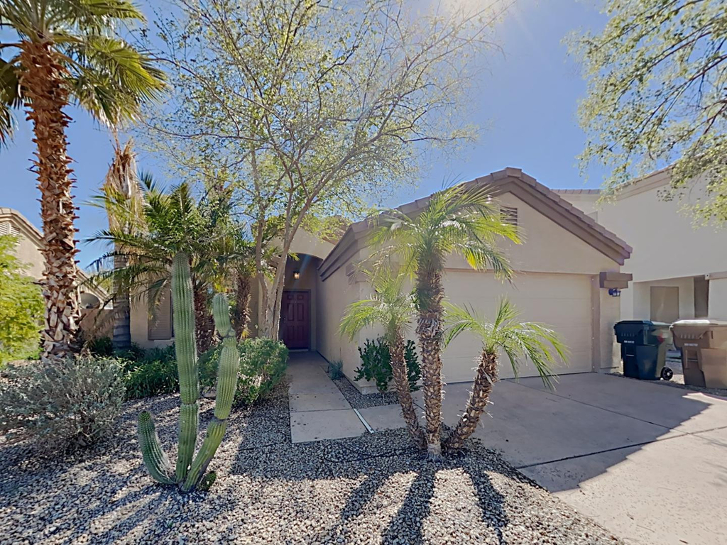 16229 W Superior - Photo 0