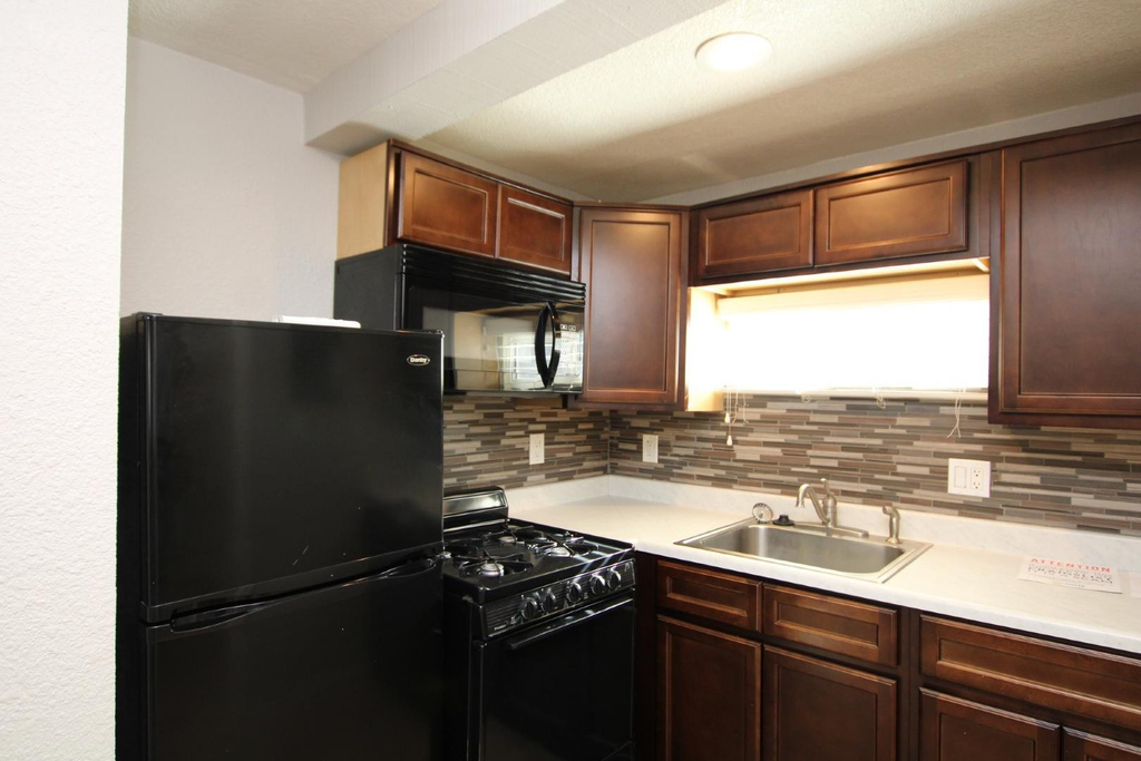 1119 N 35th Street - Photo 2