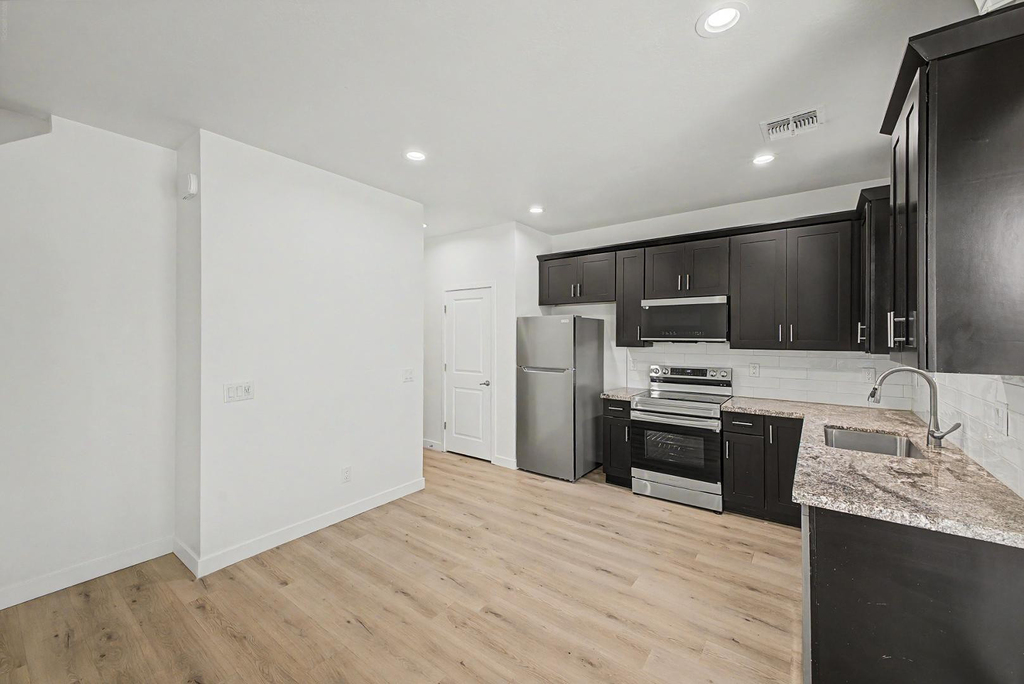 105 W Latona - Photo 13
