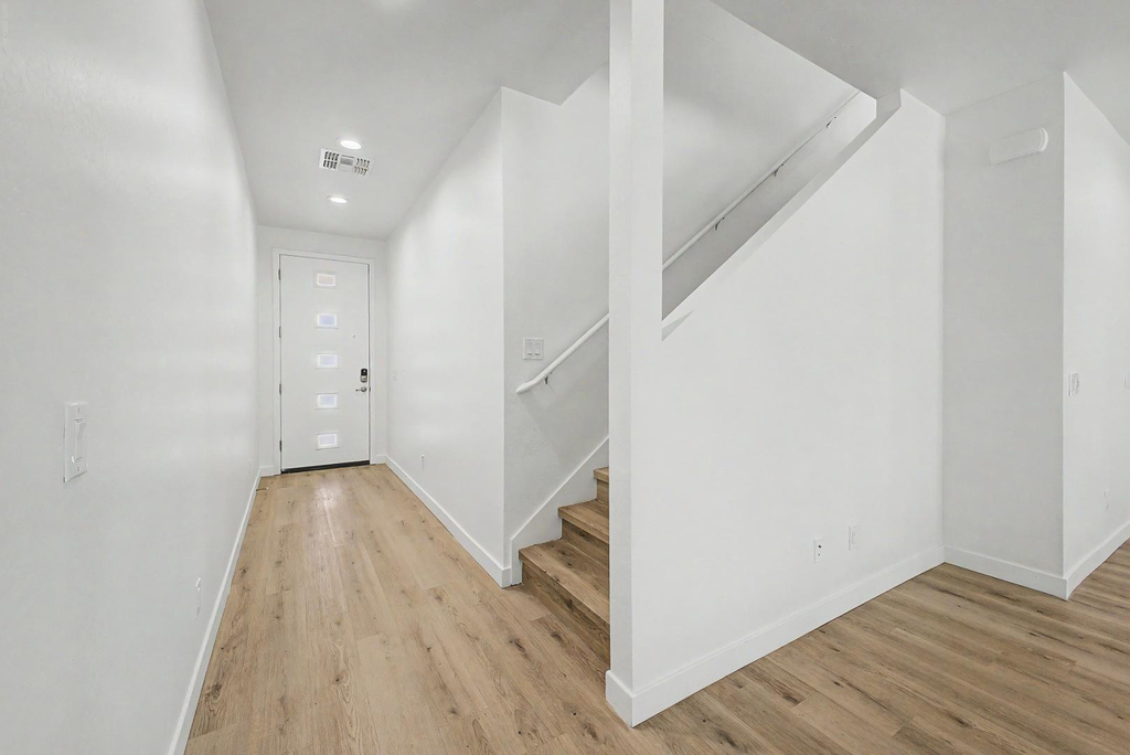 105 W Latona - Photo 5