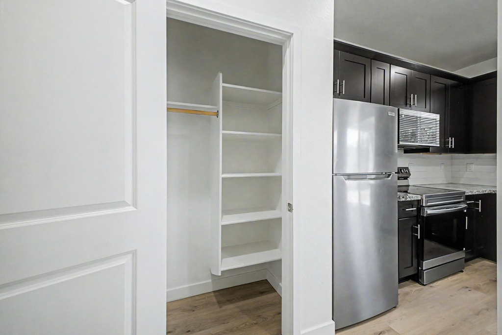 105 W Latona - Photo 16