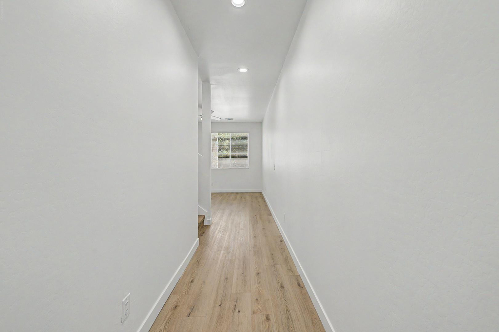 105 W Latona - Photo 3