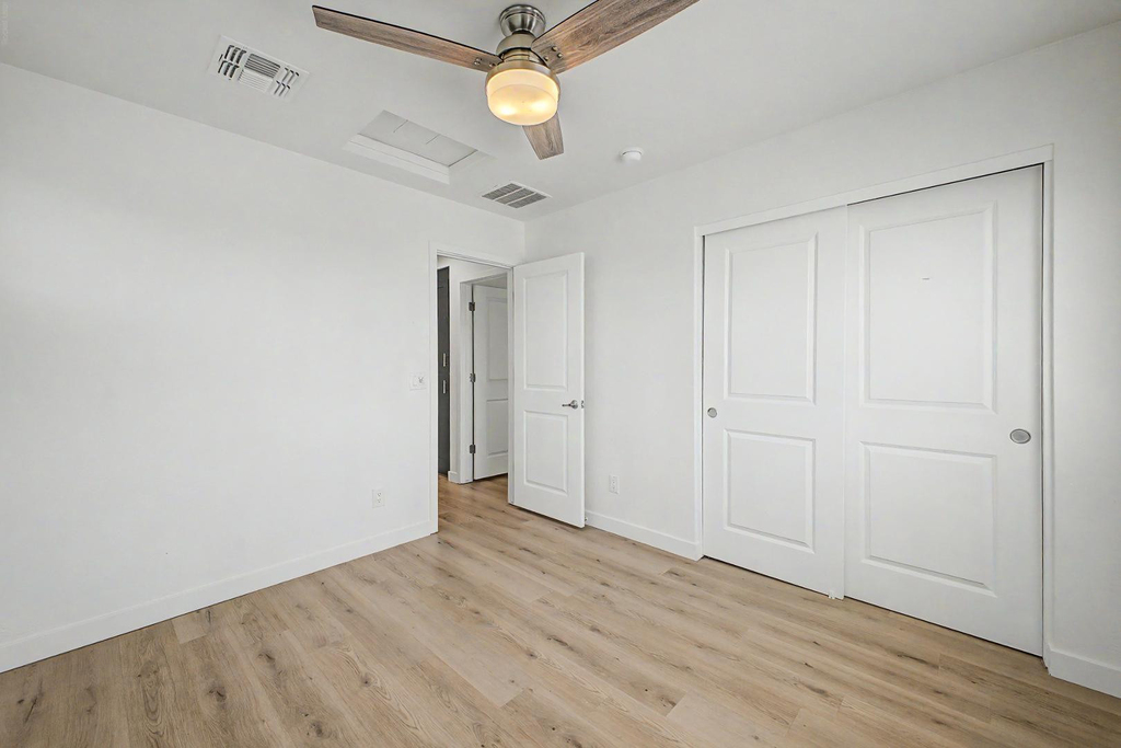 136 W Latona Road - Photo 30
