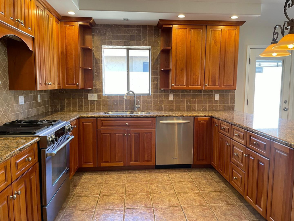 21611 N 48th Place - Photo 6