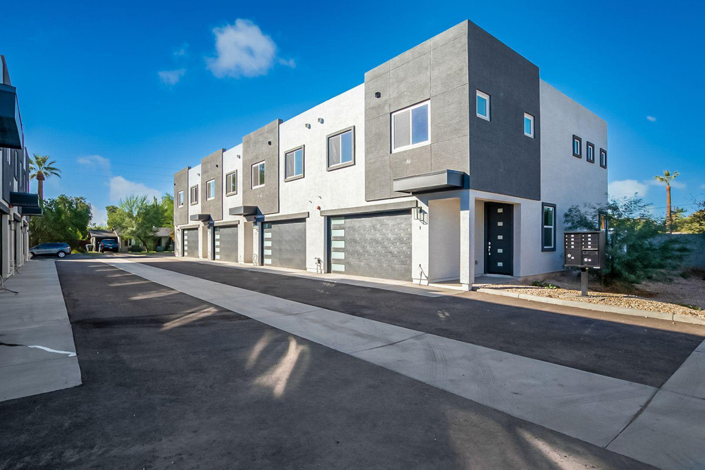 3010 E Yale Street - Photo 1