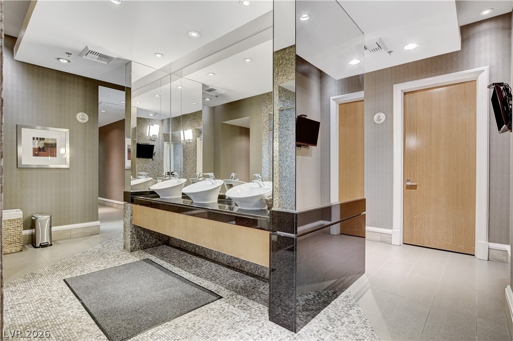 2700 Las Vegas Boulevard - Photo 9