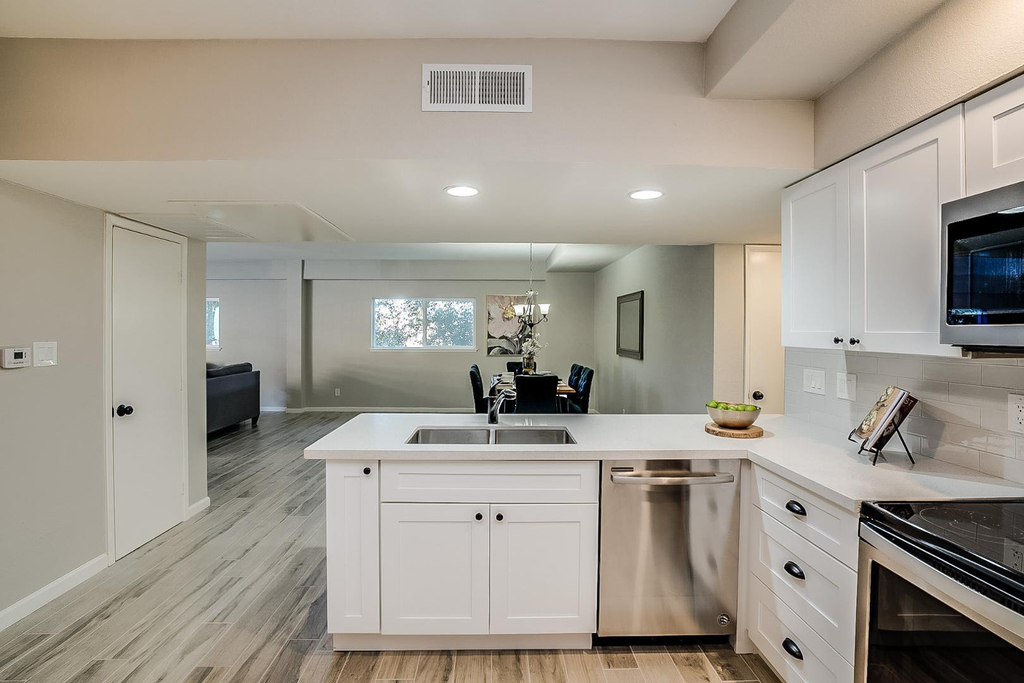 351 E Thomas Road - Photo 18