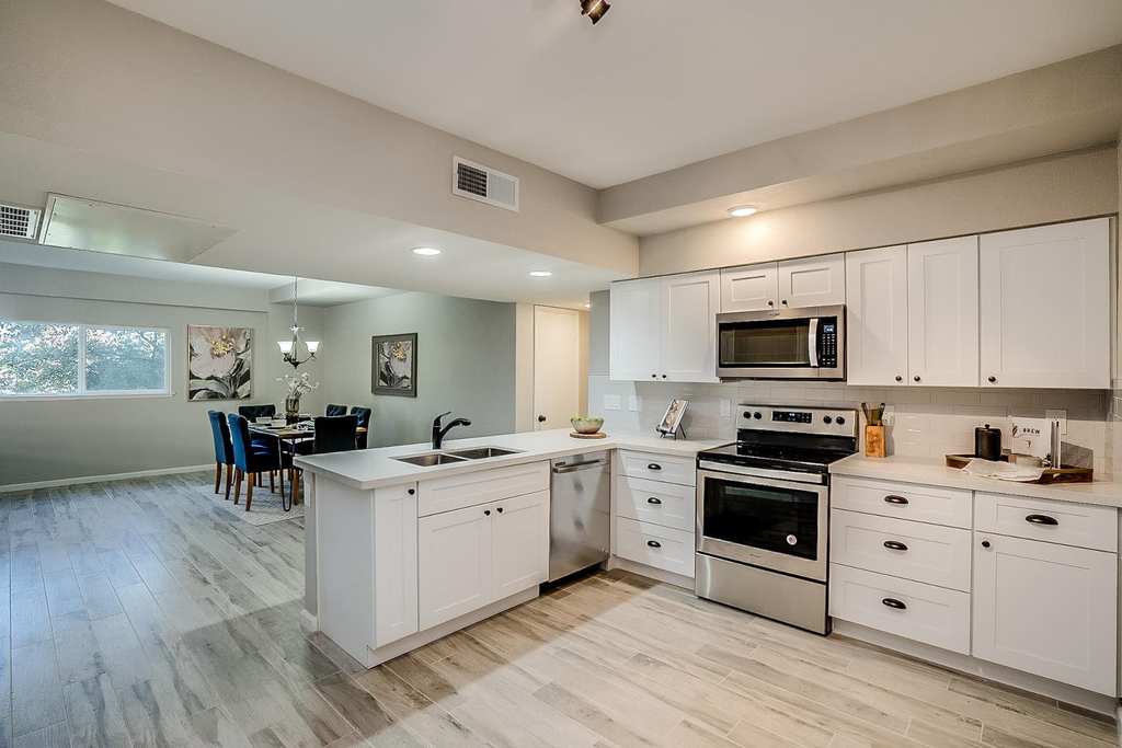 351 E Thomas Road - Photo 0