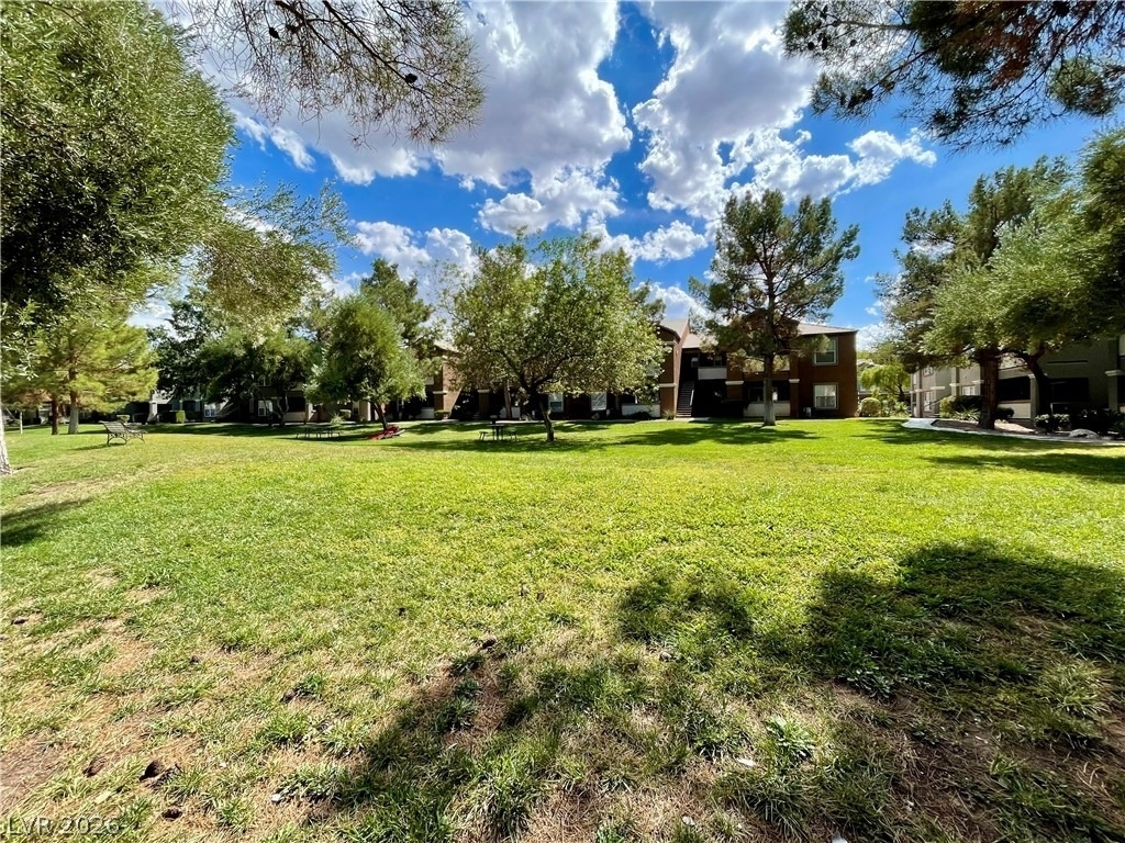 555 E Silverado Ranch Boulevard - Photo 17