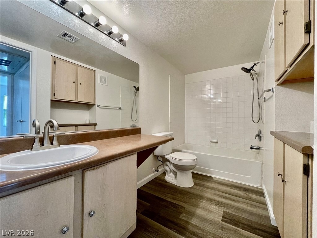 555 E Silverado Ranch Boulevard - Photo 12