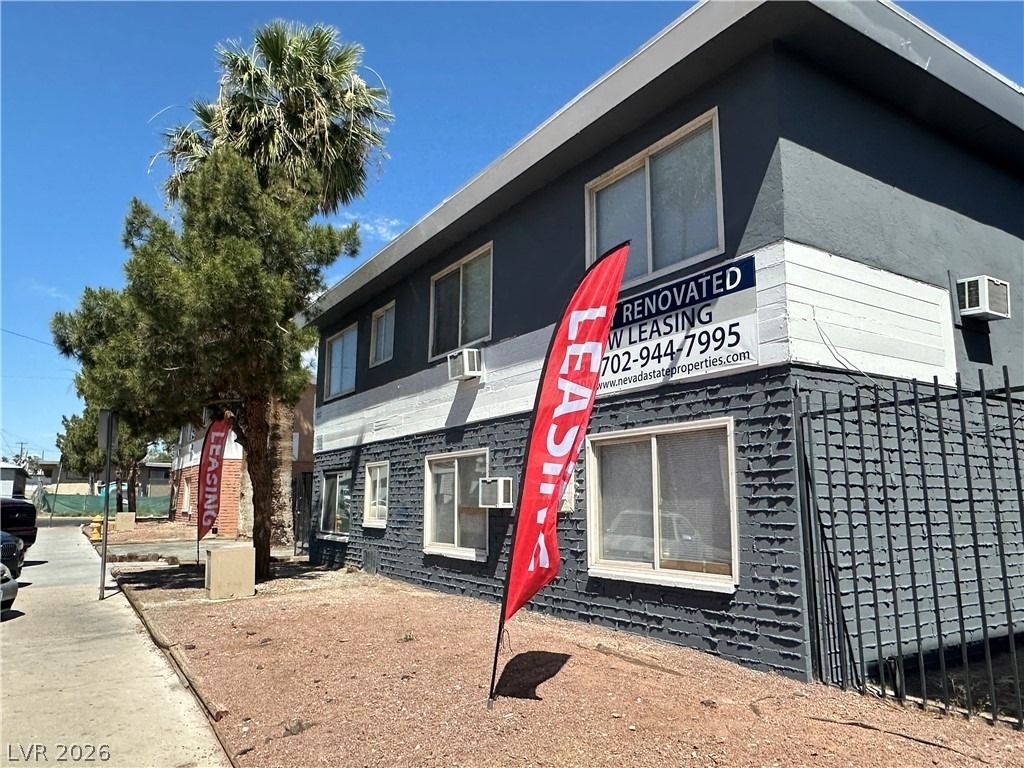2105 Sunrise Avenue - Photo 2