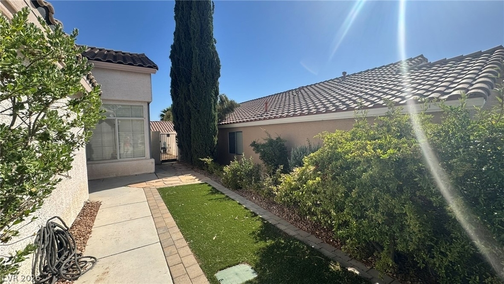 9716 Ridge Creek Place - Photo 2