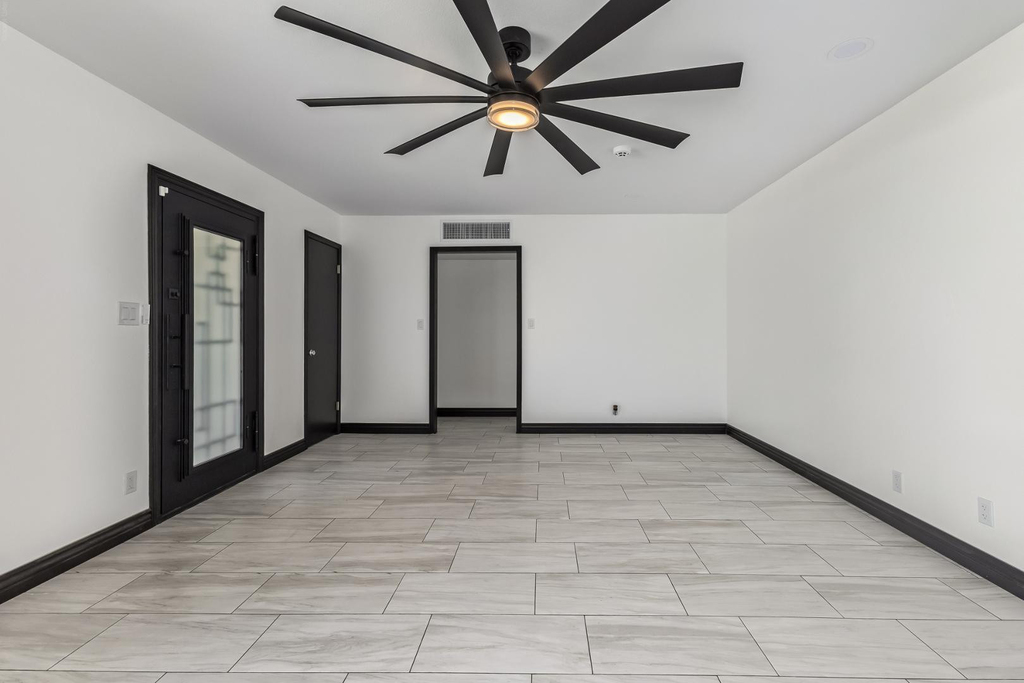 7733 N 60th Avenue - Photo 8