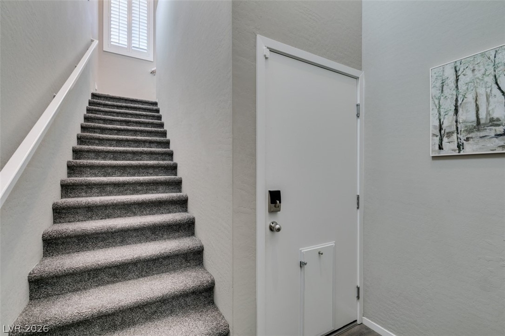 544 Teovani Street - Photo 4