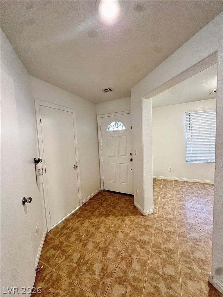711 Iron Bridge Street - Photo 2