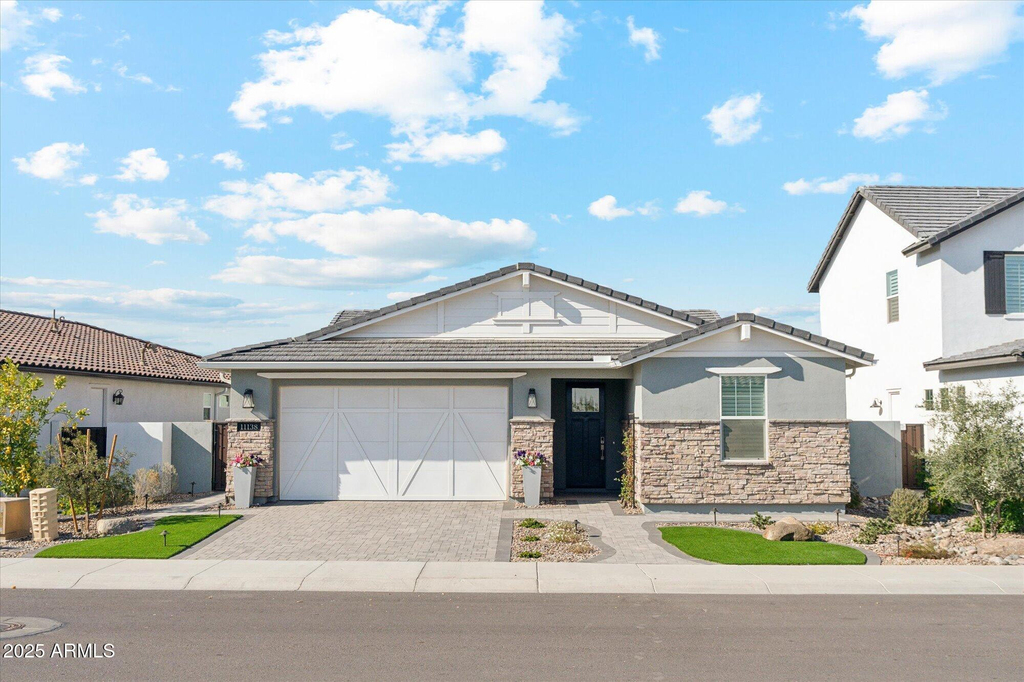 11138 N San Clemente Street - Photo 1