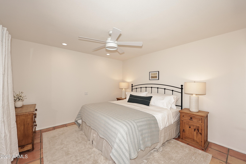 1725 E Staghorn Lane - Photo 12