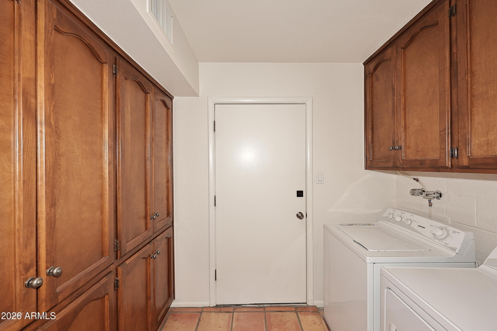 1725 E Staghorn Lane - Photo 6