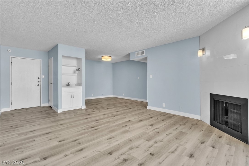 725 N Royal Crest Circle - Photo 5