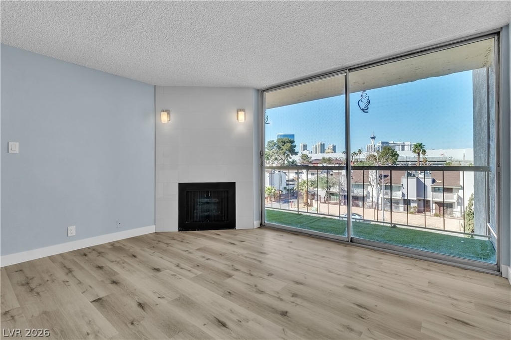 725 N Royal Crest Circle - Photo 4