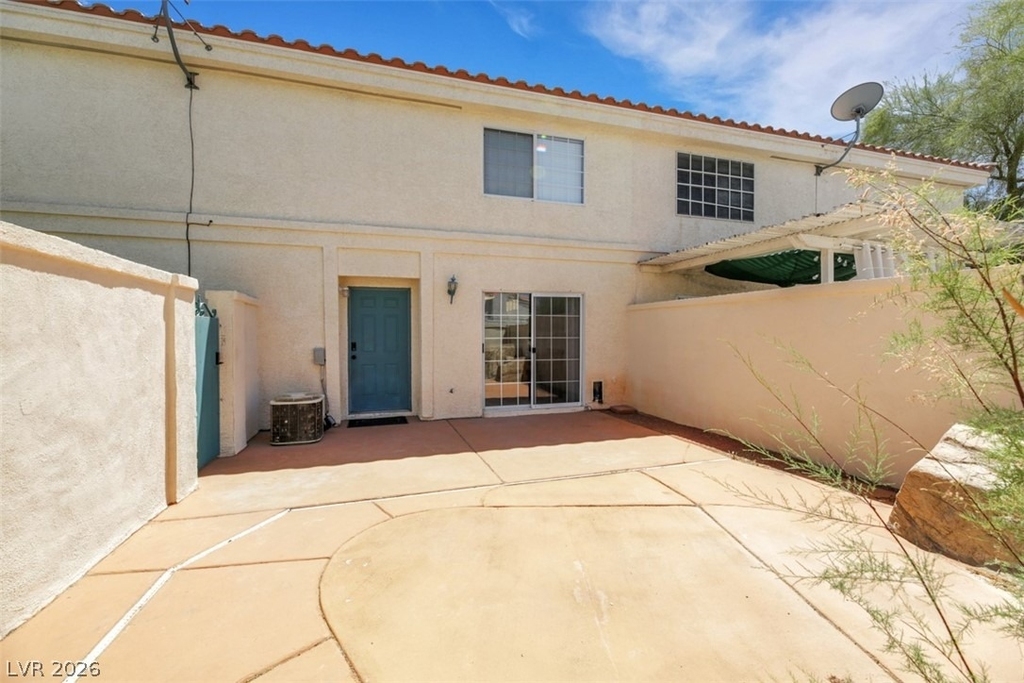 7989 Lisa Dawn Avenue - Photo 4