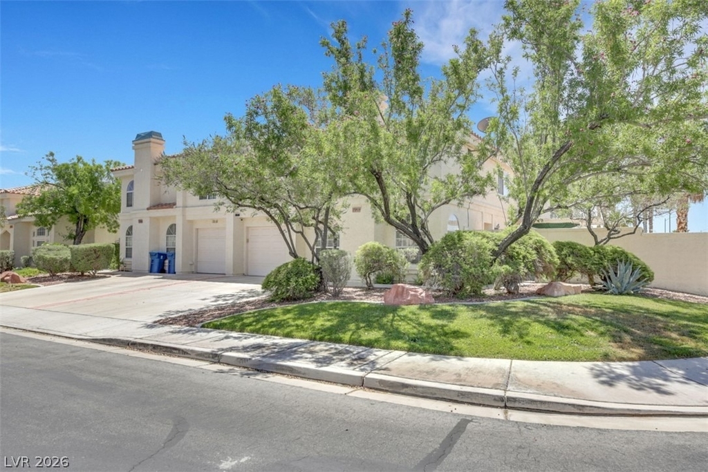 7989 Lisa Dawn Avenue - Photo 1