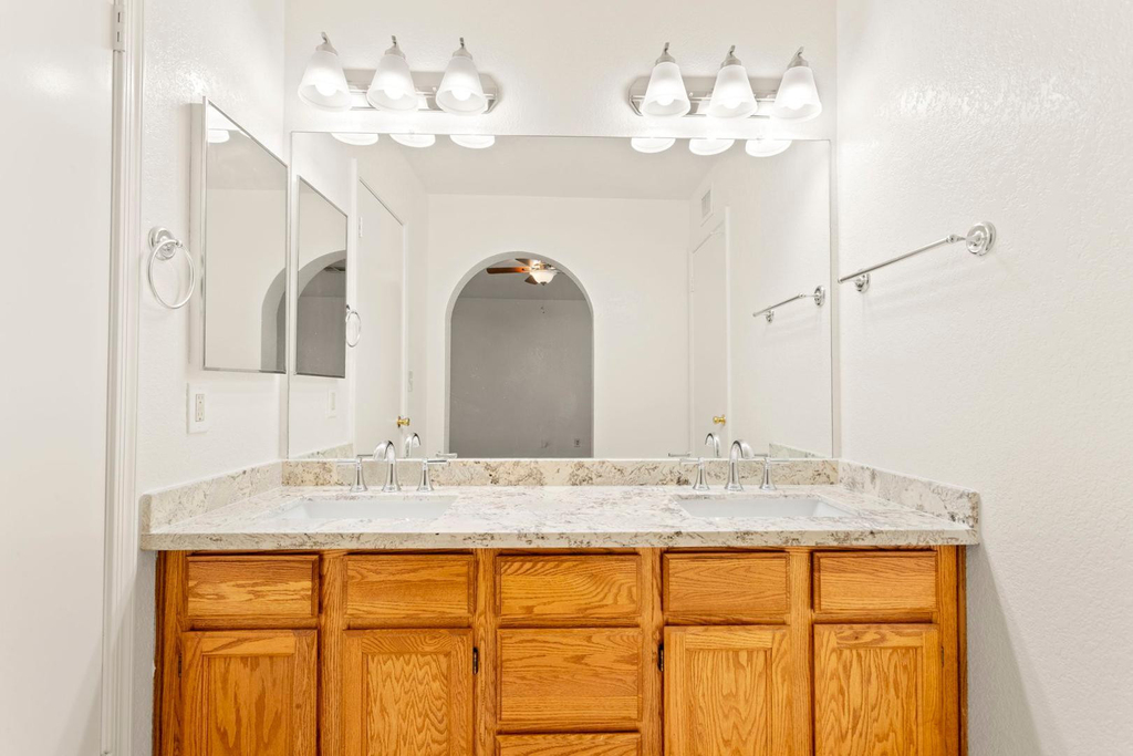 7309 W Canterbury Drive - Photo 12