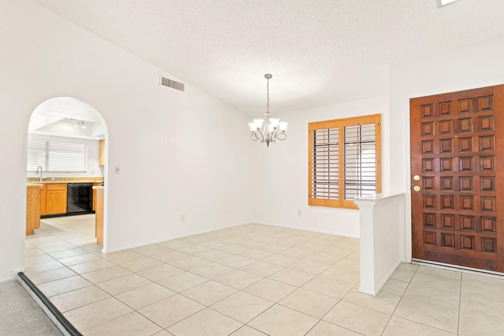 7309 W Canterbury Drive - Photo 4