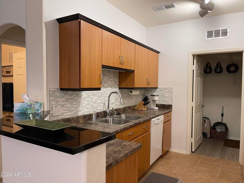 14250 W Wigwam Boulevard - Photo 15