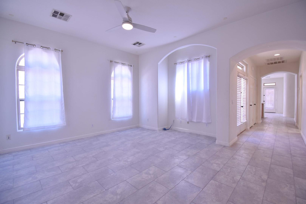 21017 W Glen Street - Photo 2