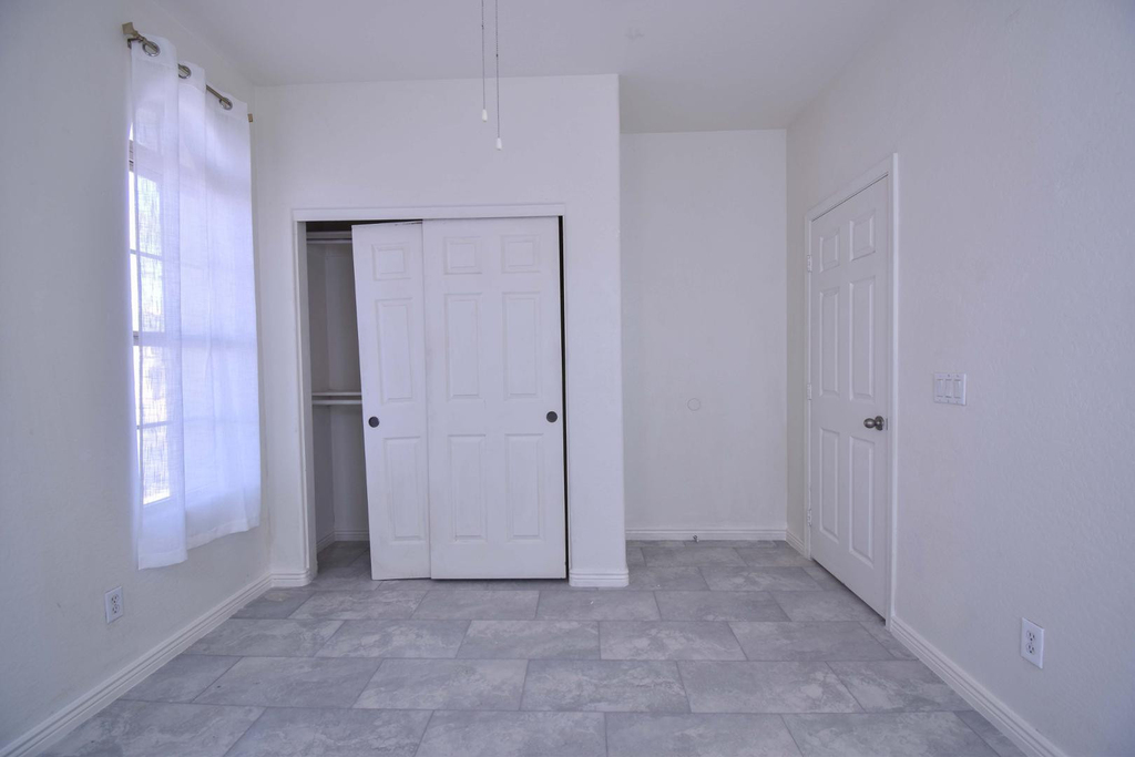 21017 W Glen Street - Photo 3