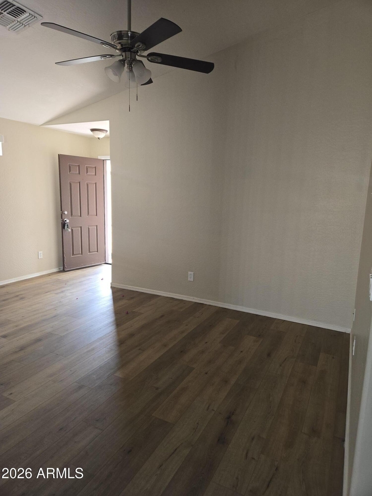 1410 S 107th Lane - Photo 4