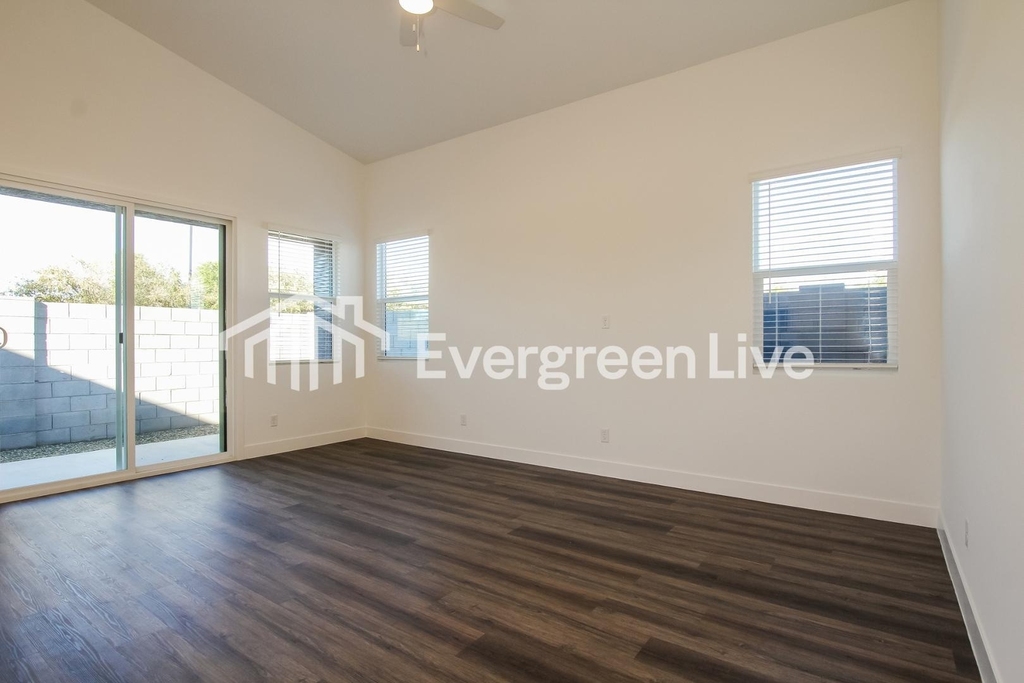9117 N 181st Avenue - Photo 32