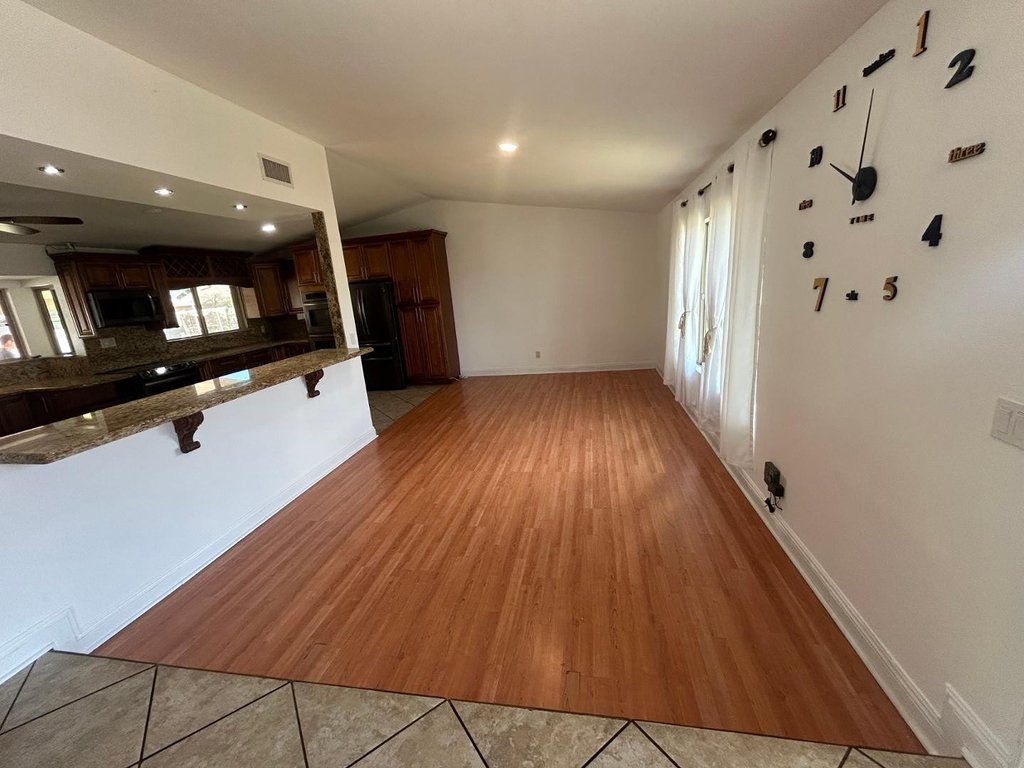 6916 W Georgia Avenue - Photo 5
