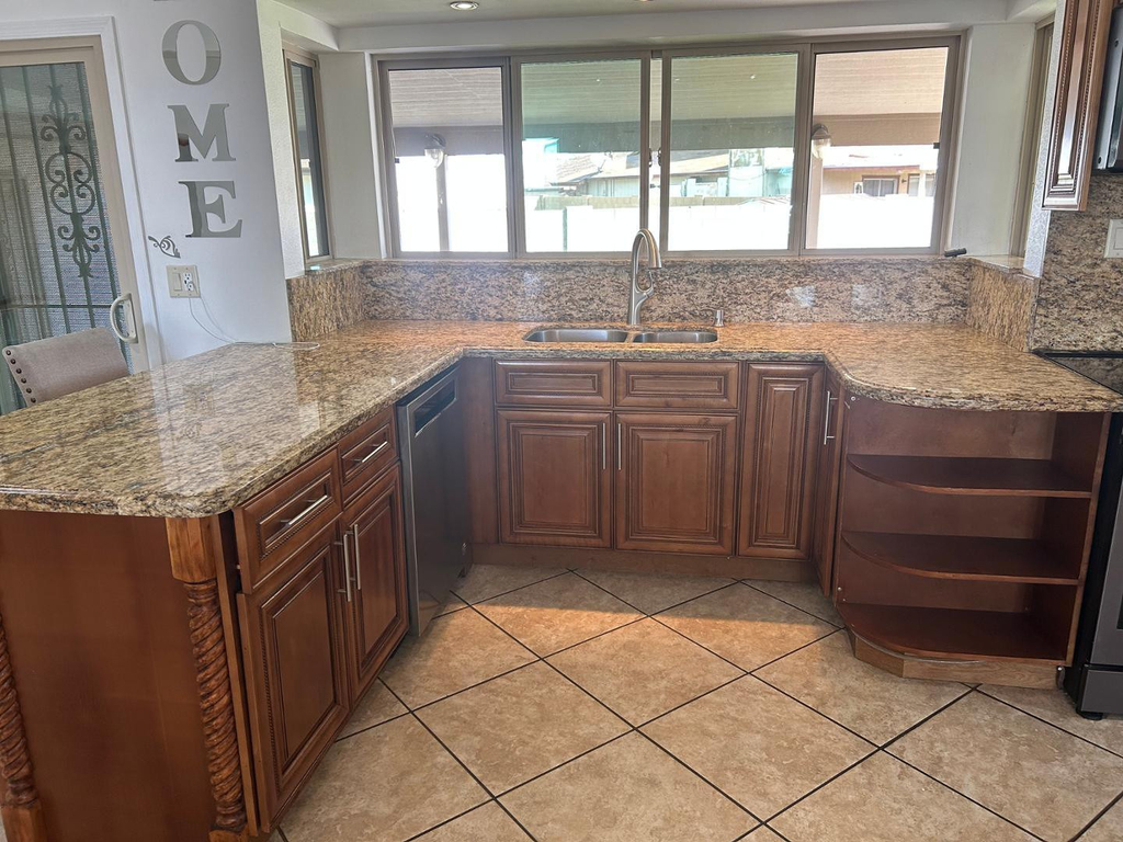 6916 W Georgia Avenue - Photo 12