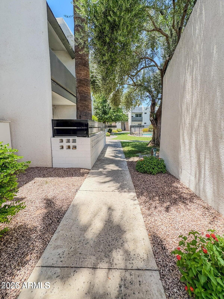 302 E Monte Vista Road - Photo 17