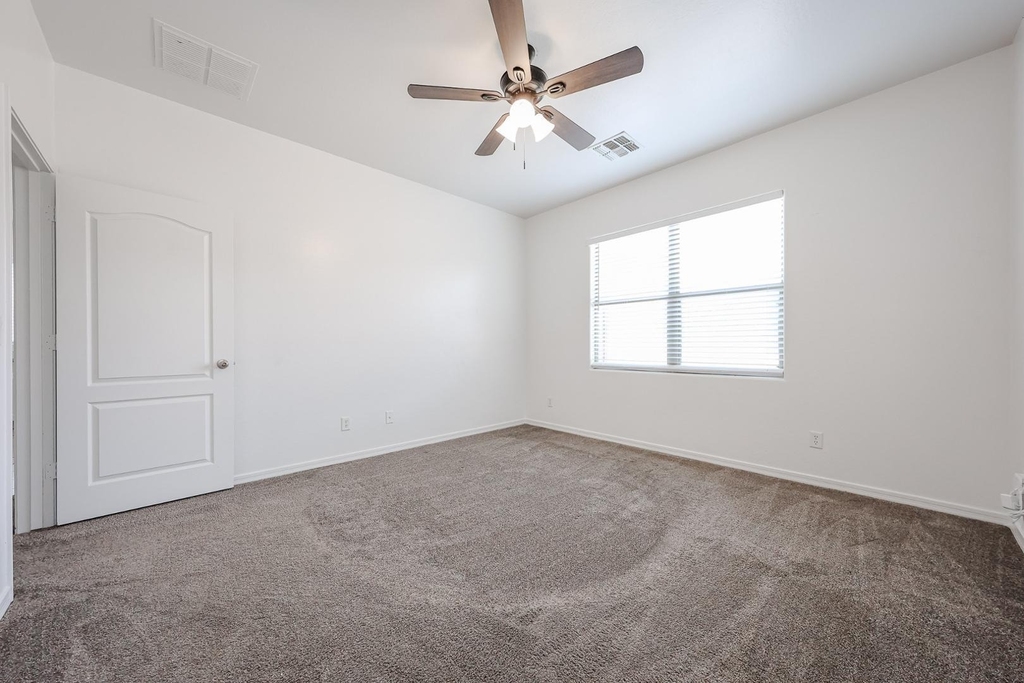 41298 W Parkhill Drive - Photo 30