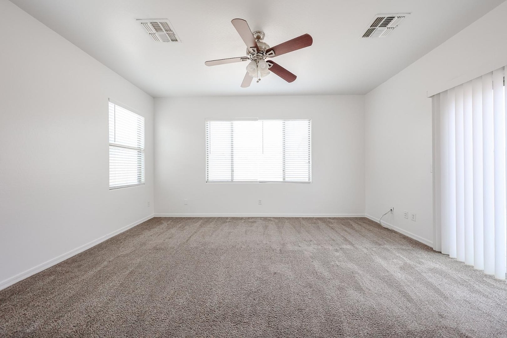 41298 W Parkhill Drive - Photo 31