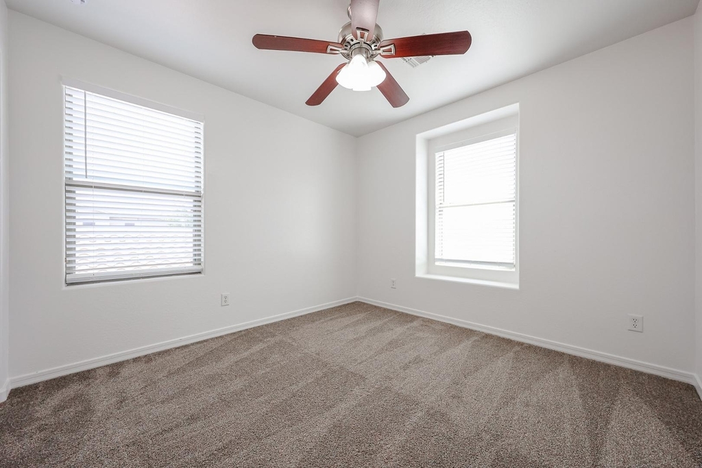 41298 W Parkhill Drive - Photo 28