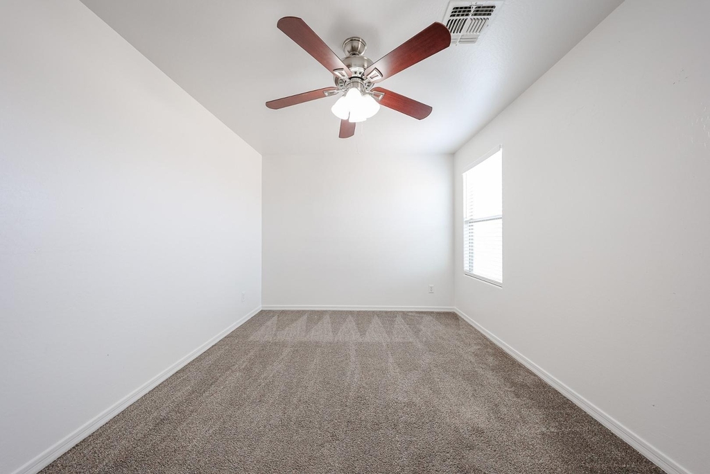 41298 W Parkhill Drive - Photo 17