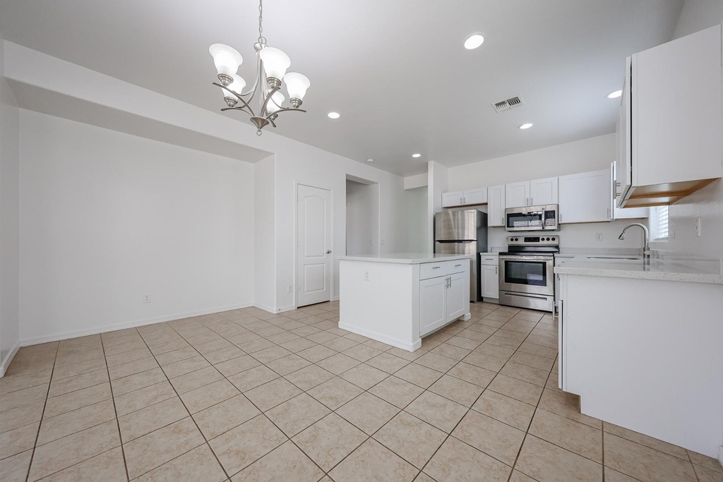 41298 W Parkhill Drive - Photo 15