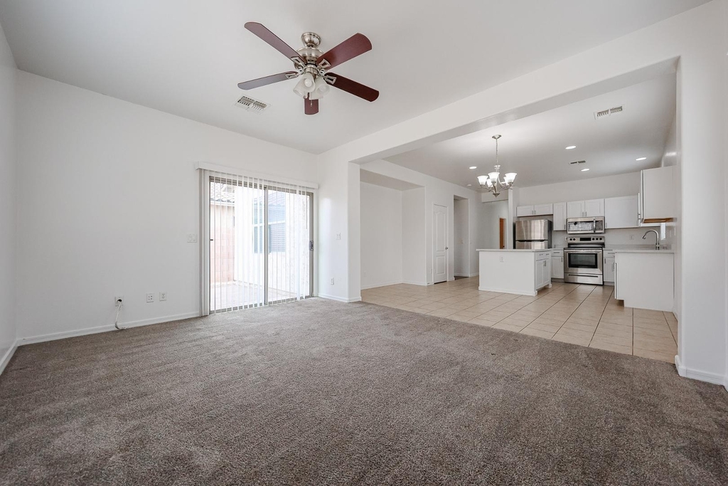 41298 W Parkhill Drive - Photo 32