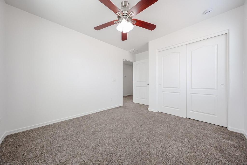 41298 W Parkhill Drive - Photo 18