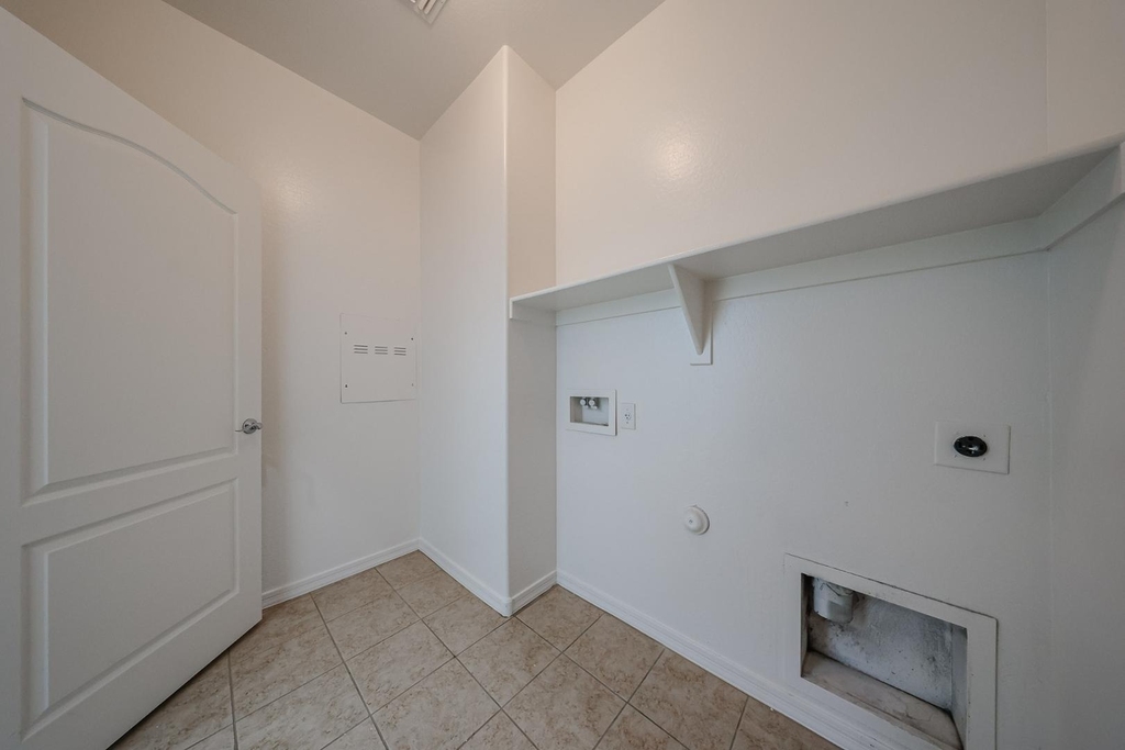 41298 W Parkhill Drive - Photo 6