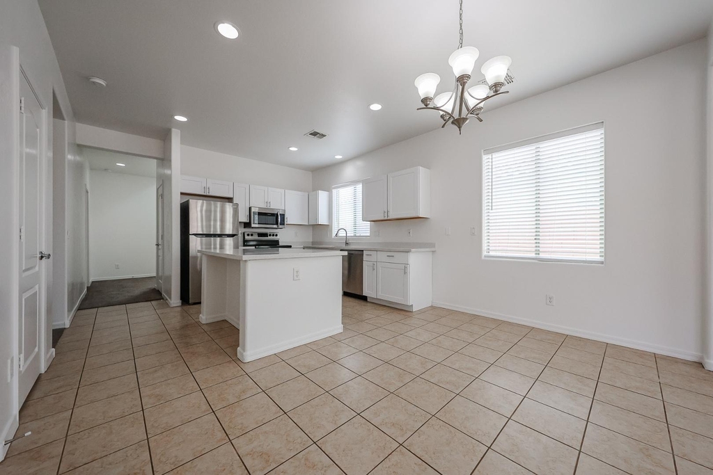 41298 W Parkhill Drive - Photo 16