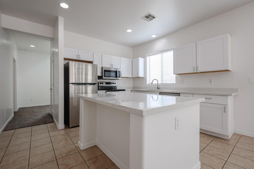 41298 W Parkhill Drive - Photo 11