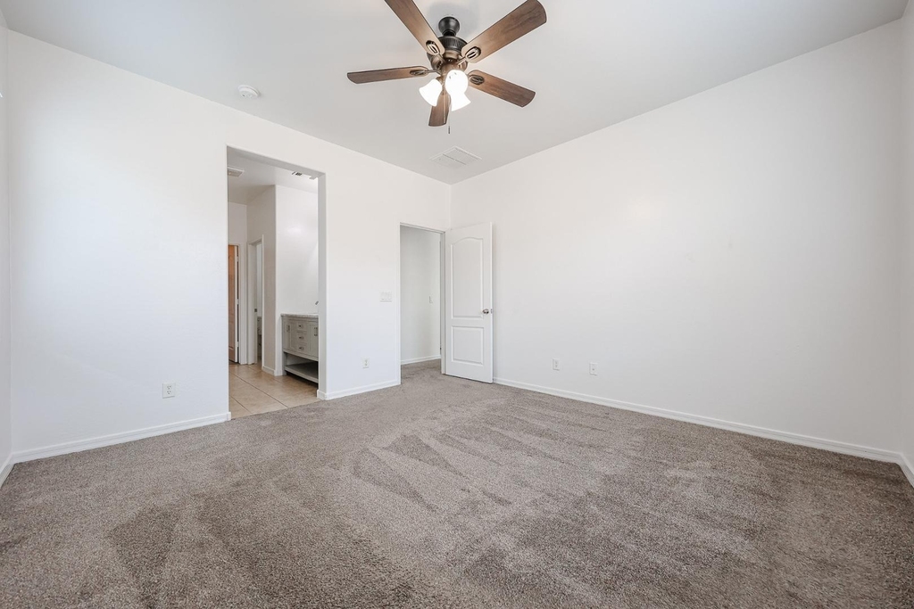 41298 W Parkhill Drive - Photo 10
