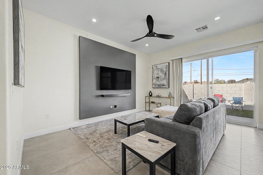 1344 E Polk Street - Photo 3